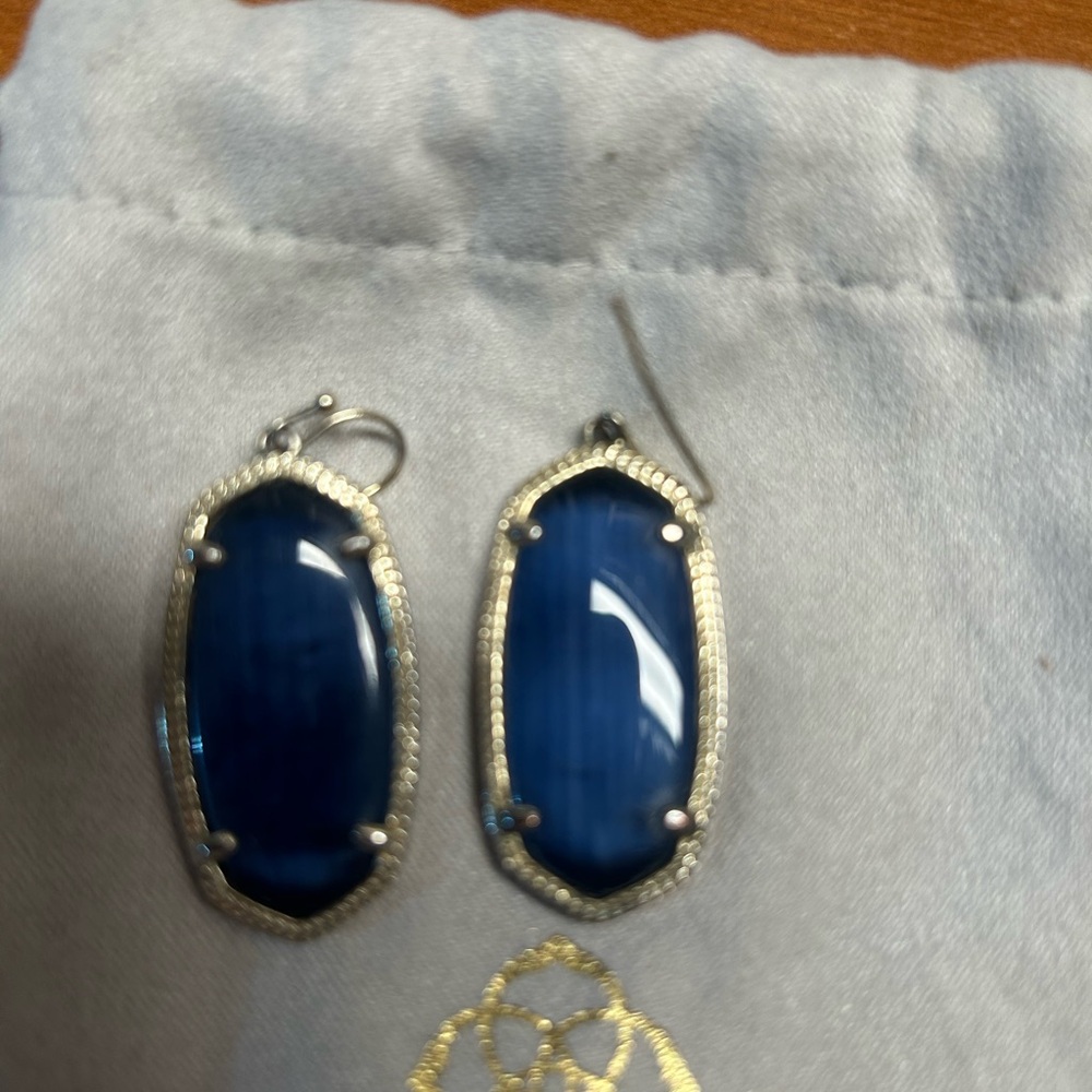 Kendra Scott Navy and Gold Drop Earrings - Picture 4 of 4